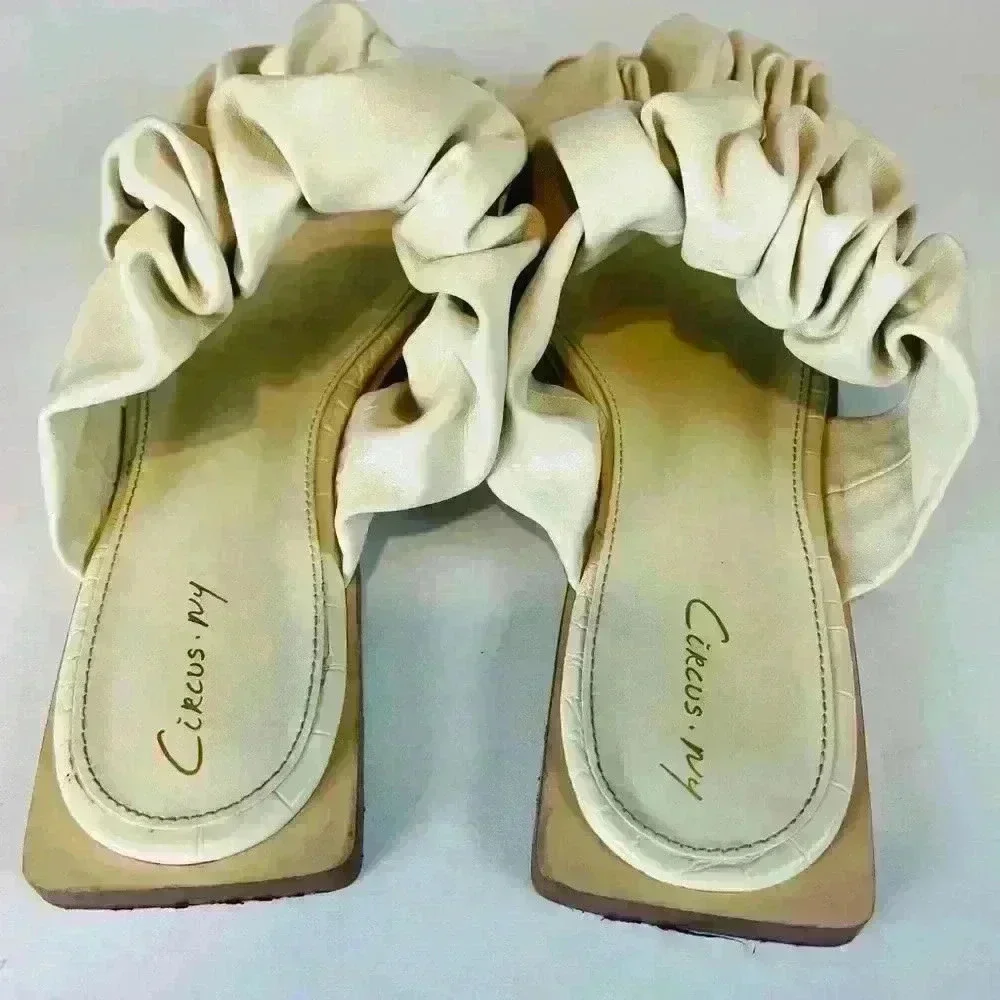 CIRCUS NY Women's Ivory Iggy Sandals
